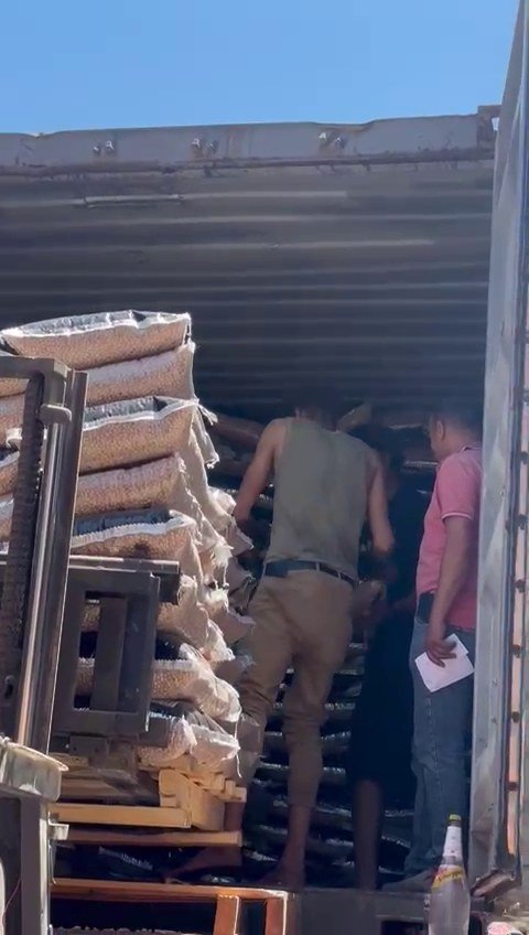 Watch Algeria chickpeas stacking 1
