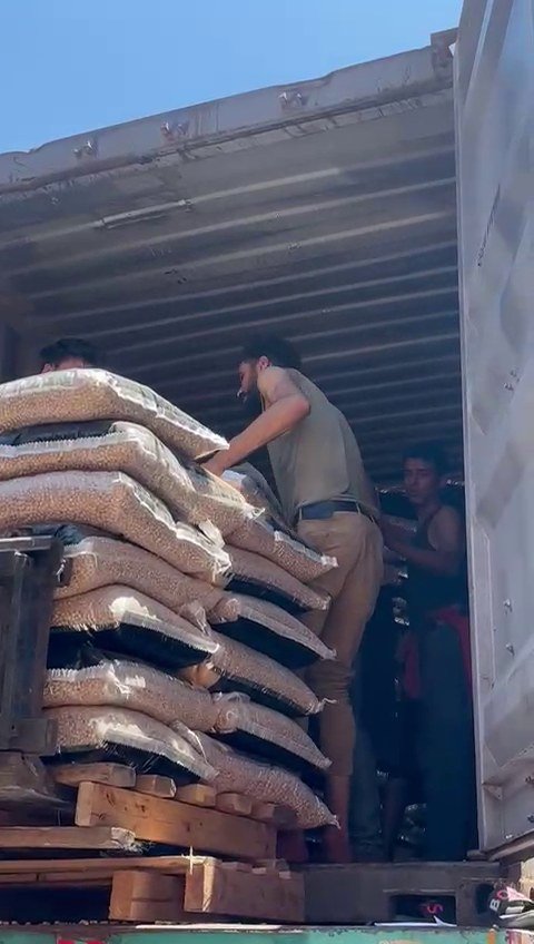 Watch Algeria chickpeas final loading